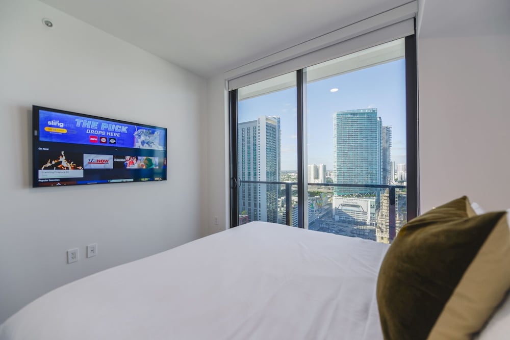 Luxury Condo  In The Epicenter of Miami
