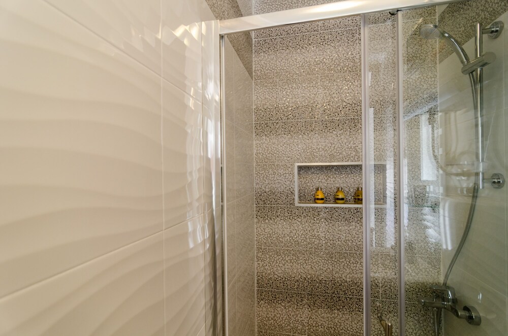 Guest House White Wave