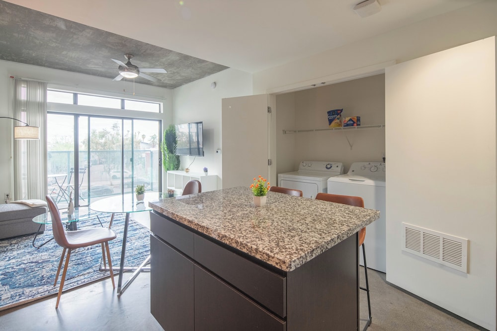ROVE LIVING/KL - Roosevelt Point