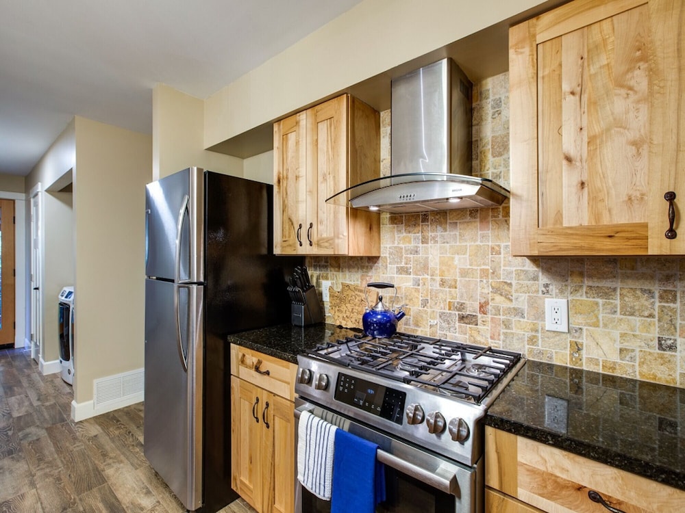 Mt Baker Lodging Cabin 69 - Sleeps 8 view 4