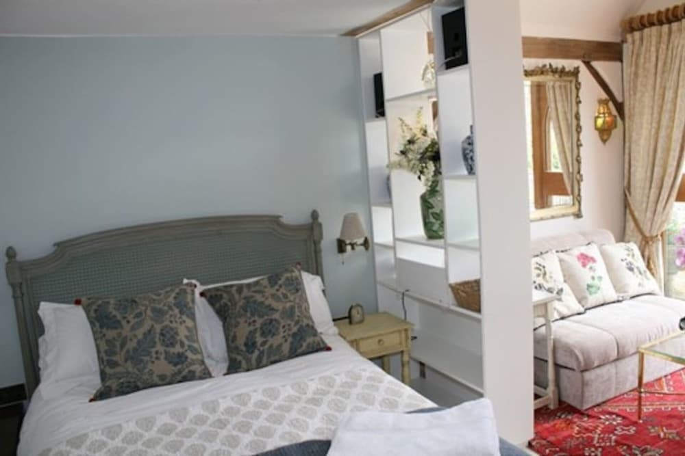 Bramble Bank 'cartshed'-1 Bed Cottage-sleeps 2 view 4