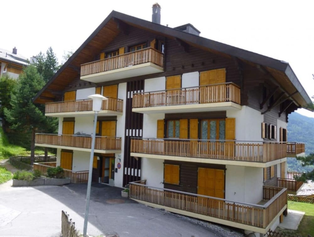 Apartment With Balcony Views of Nendaz