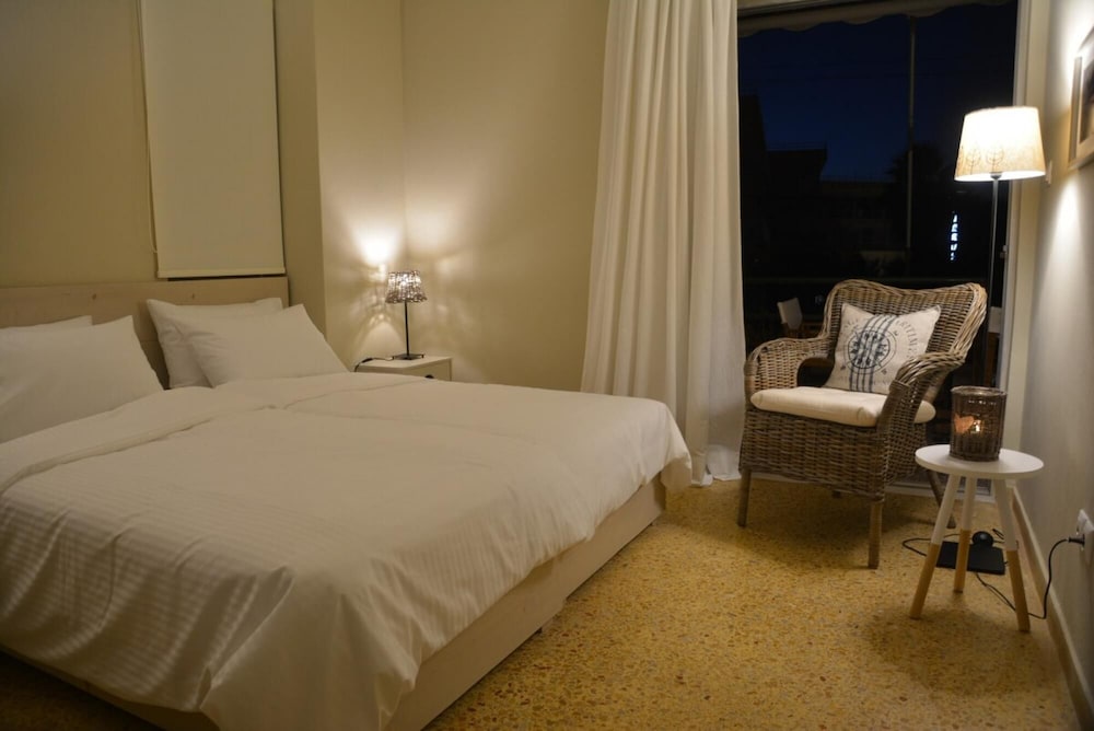 Nea Makri Beach Apartment