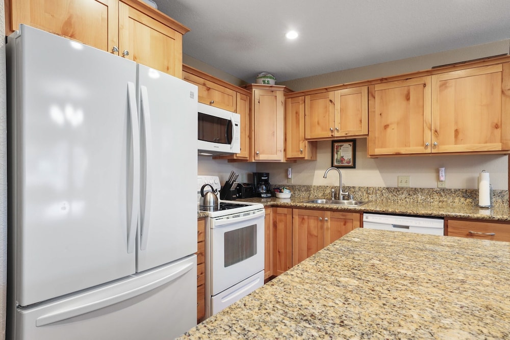 2 Bedroom Kirkwood Condo Across the Street from Village 2 Condo