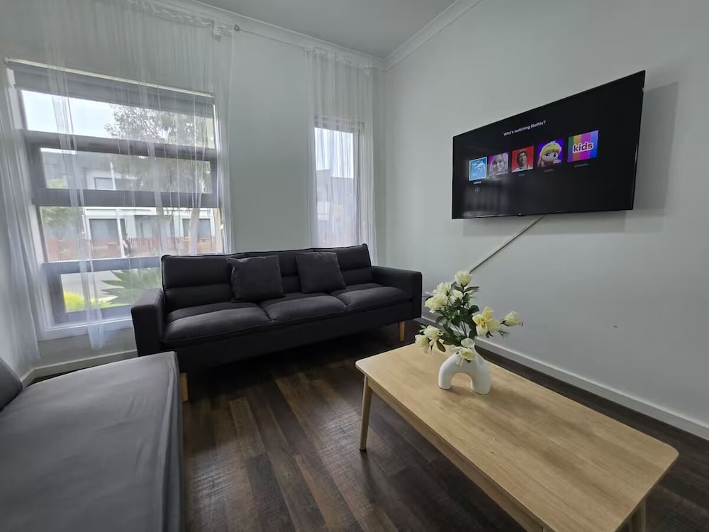 Serenity Home 7 by Hiverooms