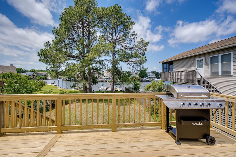 Private Dock & Beach Access: Outer Banks Area Home