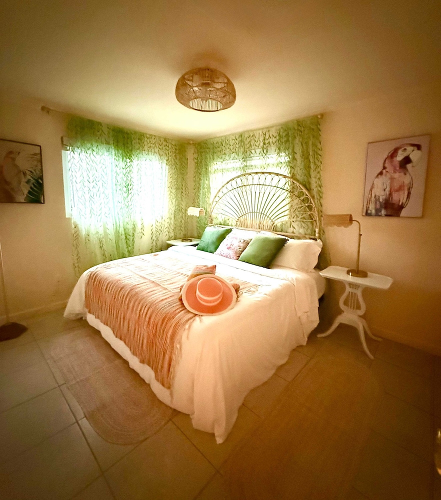 Brand New Coral Reef Suite Located in Paradise Island Estate