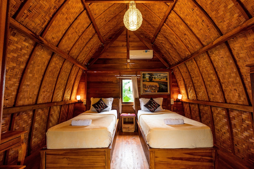 Kubu Sental Cottage view 3