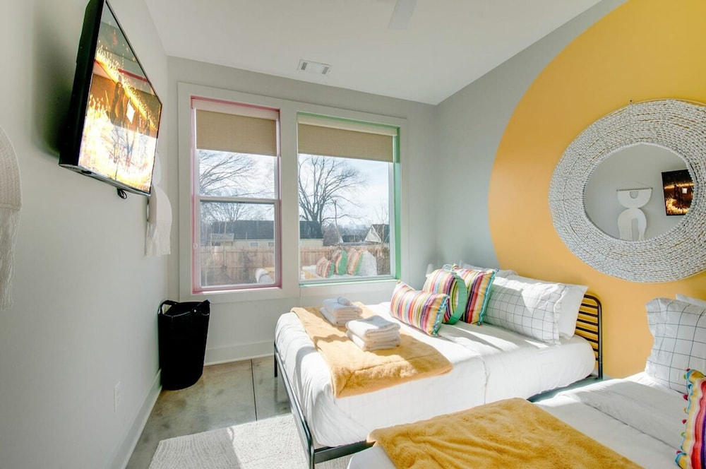 East Nash Lux - 13 Beds City Views