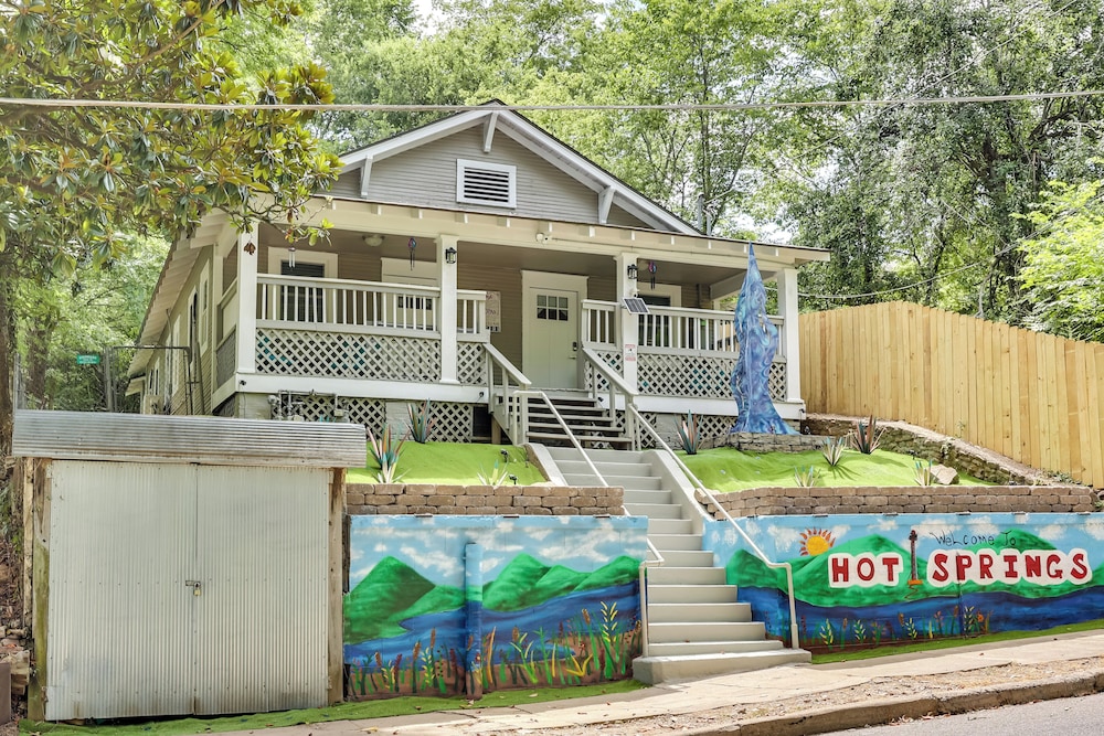 Pet-friendly Home, Near Hot Springs National Park! view 4