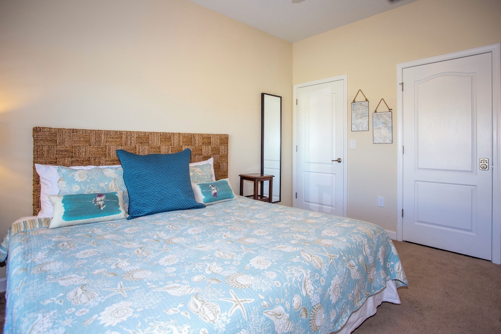 Stunning 4 Bedroom w Pool Close to Disney 8940 Paradise Palms Resort view 5