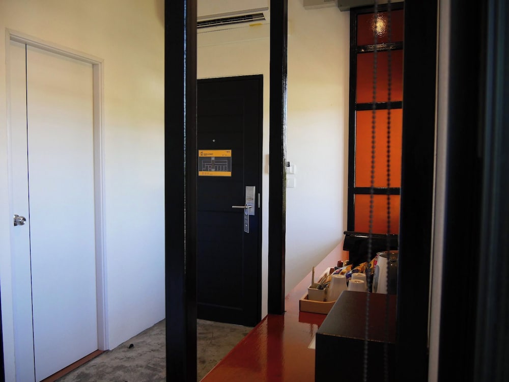 Book a Bed Poshtel - Hostel