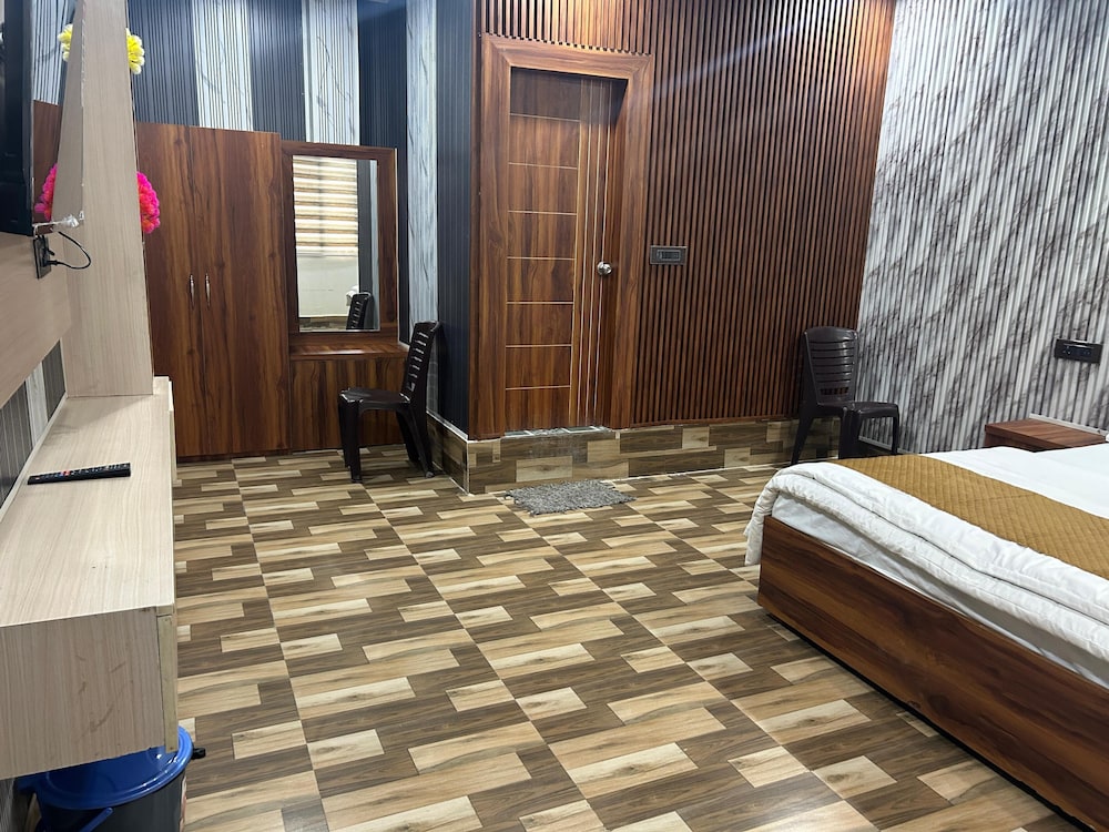 Hotel Shri Dauji Maharaj Palace