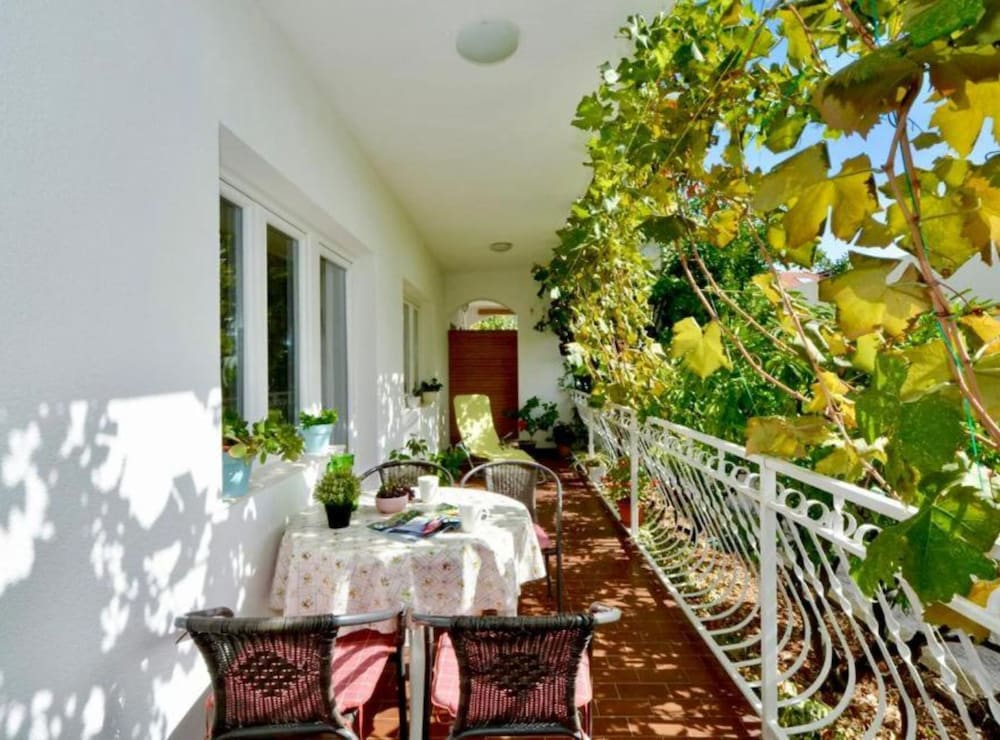 Apartments Nina