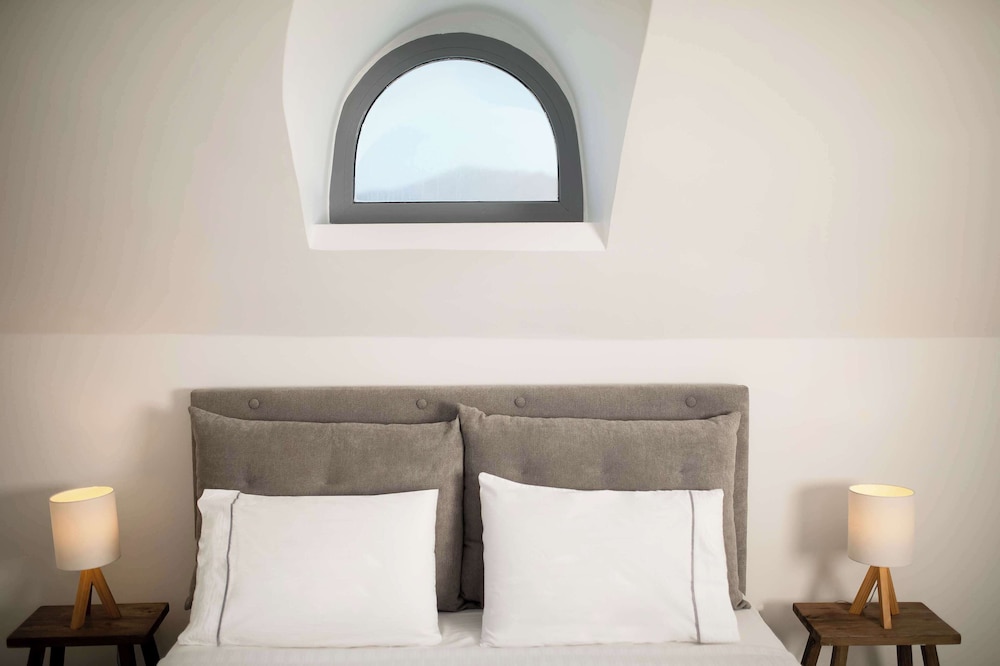 ArmonOia Suites