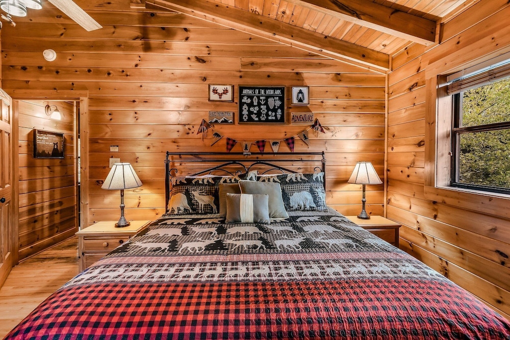 The Smoky Pines 2 Bedroom Cabin