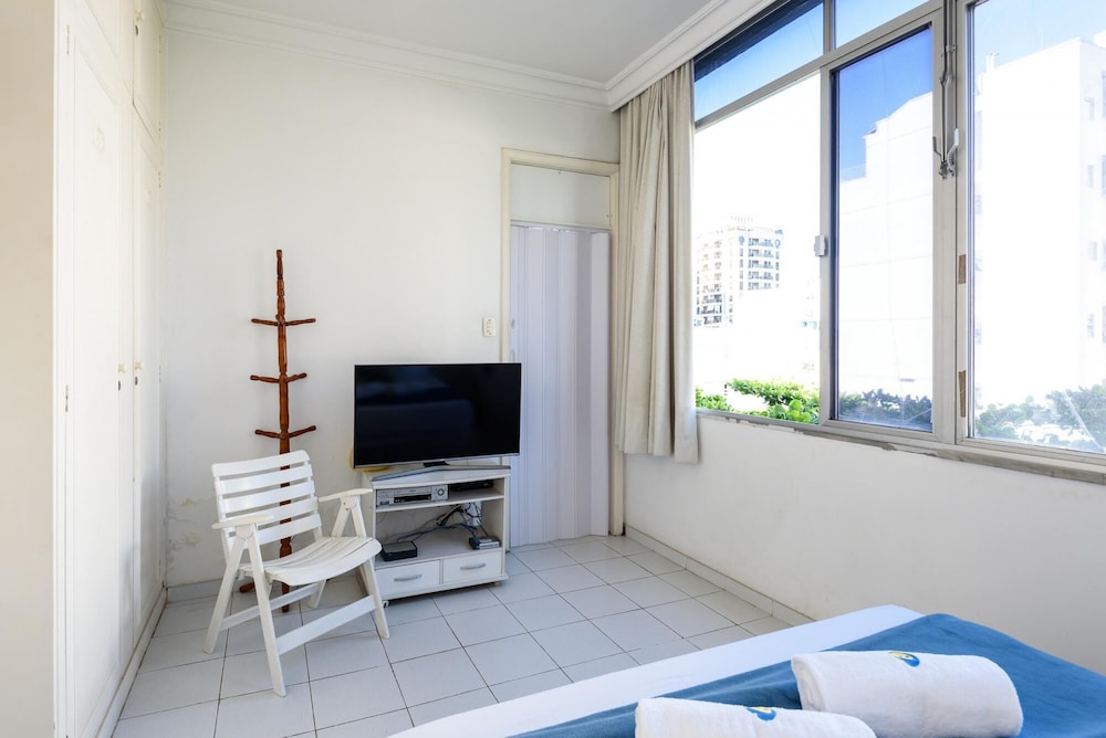 Comfort in Ipanema 2 Blocks From the Beach Vp604 view 4