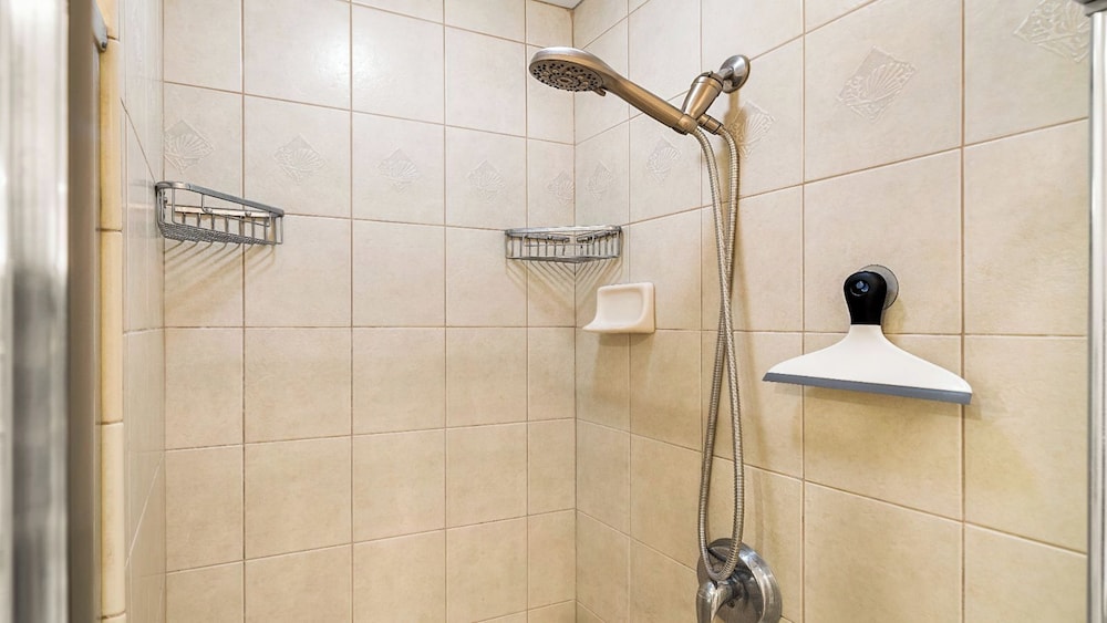 Concierge Included - Close to Pool - AC & Wifi! - Vrkcv