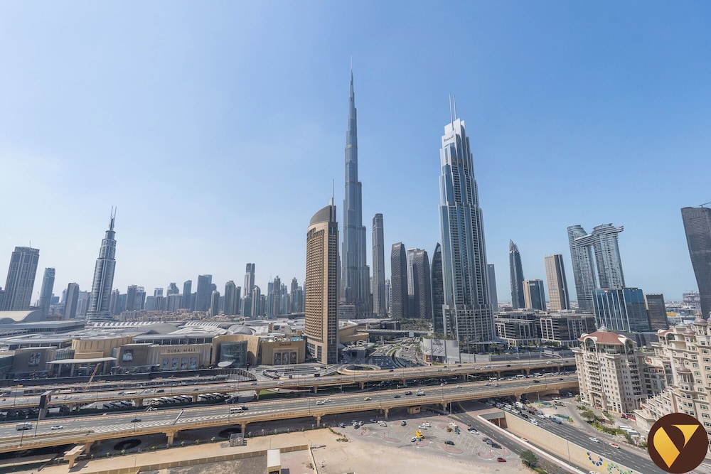 Vogue full Burj Khalifa View Dubai Mall