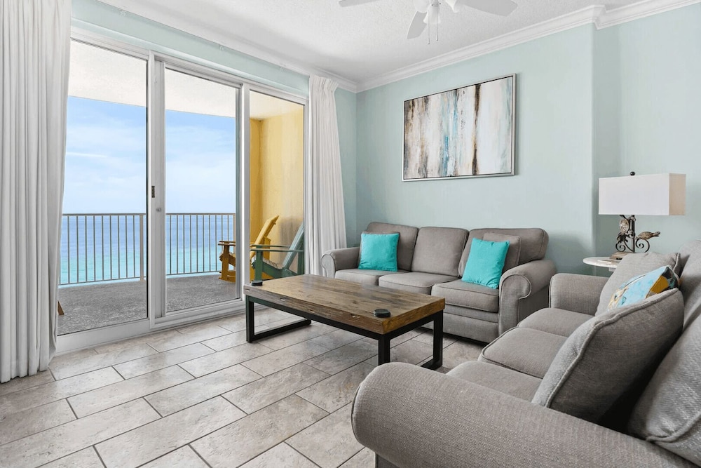 Beachfront Access, 2 Pools, Beach Service w/ Chairs Emerald Isle Resort 1308