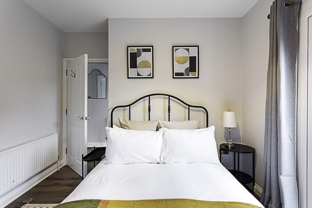 Gorgeous Roehampton Flat