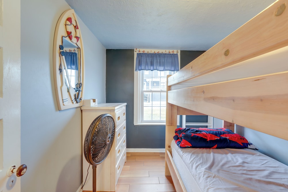 < 1/2 Mi to Beach: Wildwood Getaway w/ Patio!