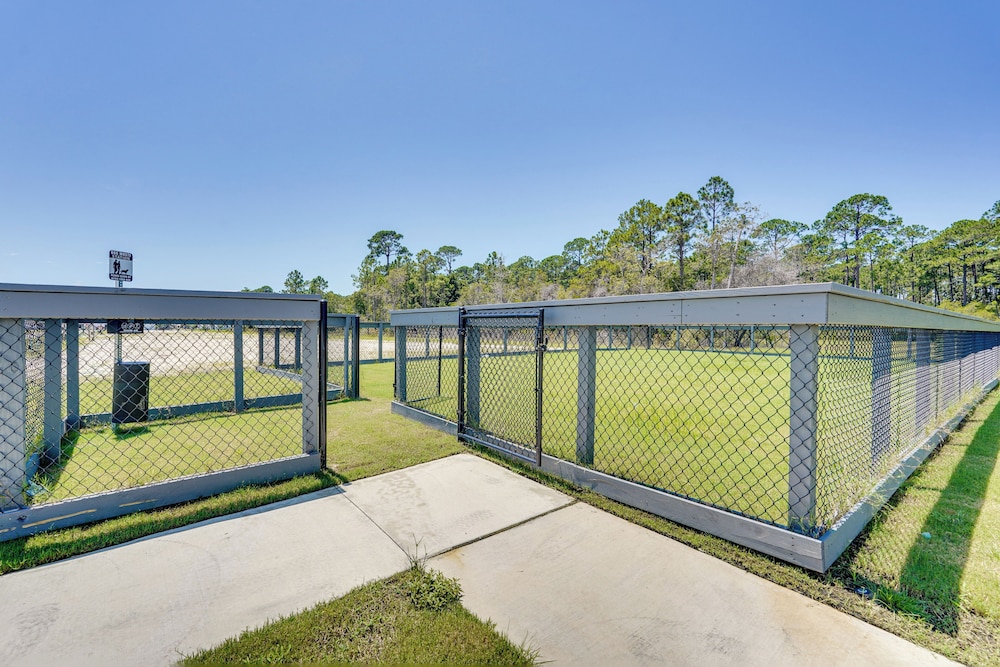 2 Mi to Ocean: Townhome w/ Pool & Dog Park in Pcb!