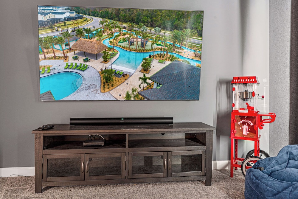 8BR Villa - Game Room & Themed Rooms