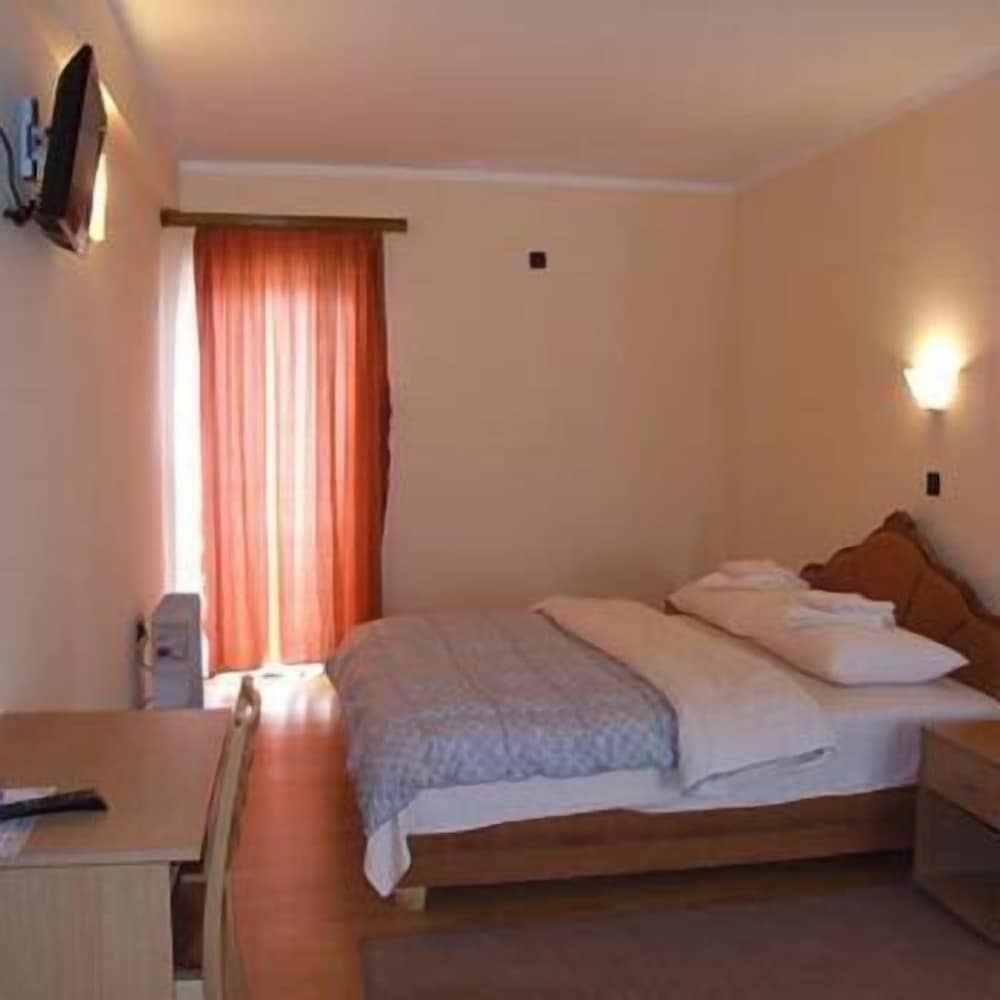 Viv Hotel