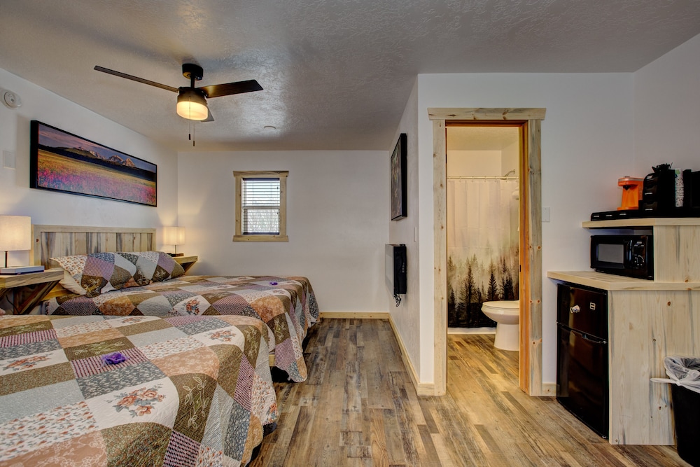 Alpine Lodge and RV