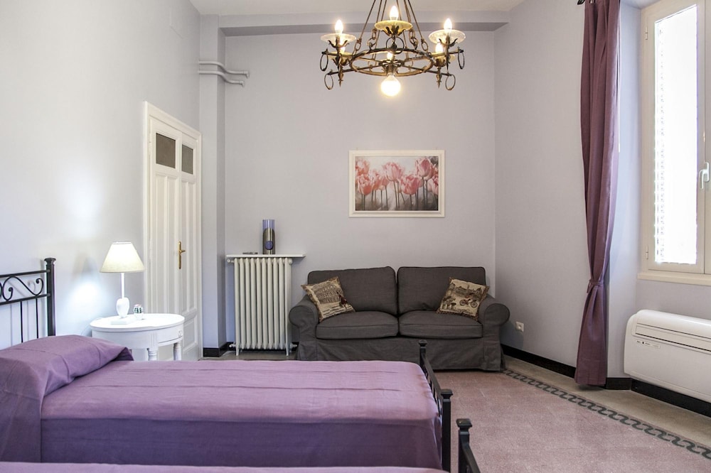 4BR Home in a Vibrant Neighborhood