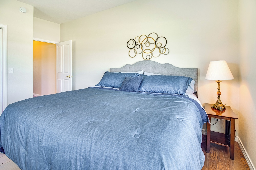 Near Bull Shoals Lake: Spacious Golfer's Getaway!