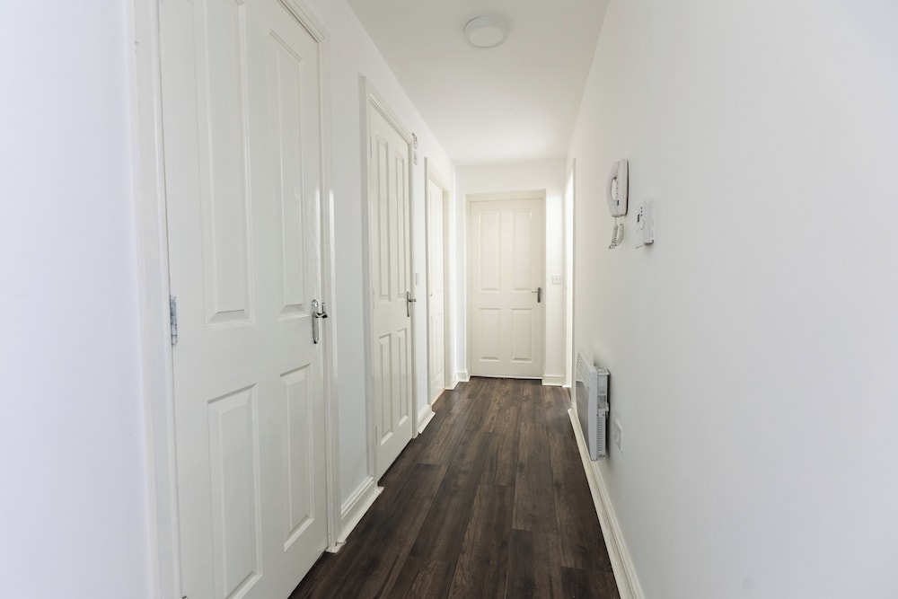 West Hull 2 bed apartment with Parking