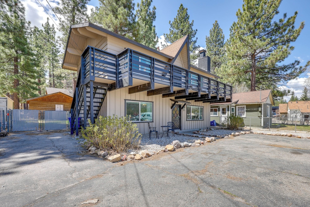 Close to Skiing & Lake: Big Bear Mountain Getaway