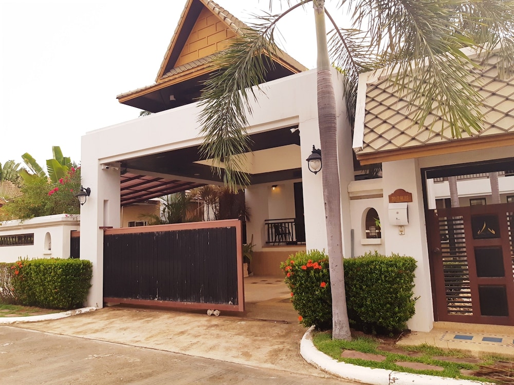 Punnapha Pool Villa Pattaya
