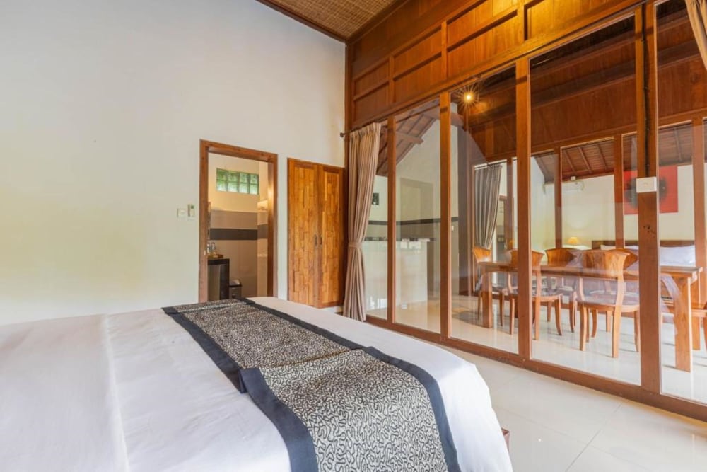 Sari Bamboo Bungalows