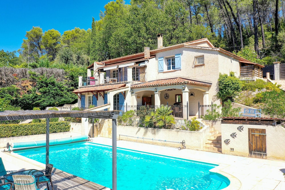 Villa in Flayosc With Private Pool