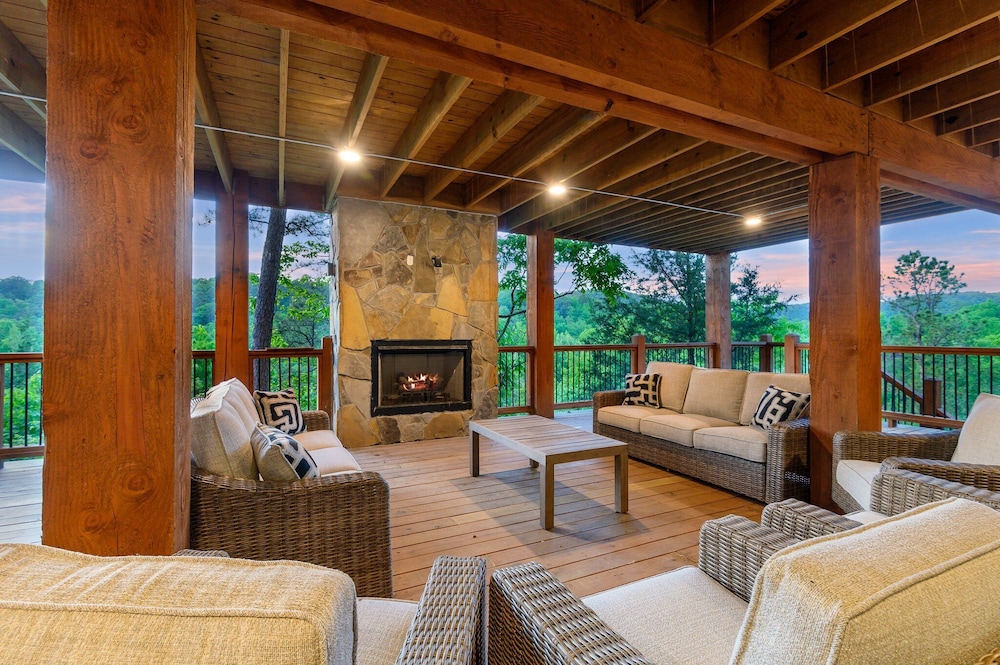 Luxury Retreat in Broken Bow