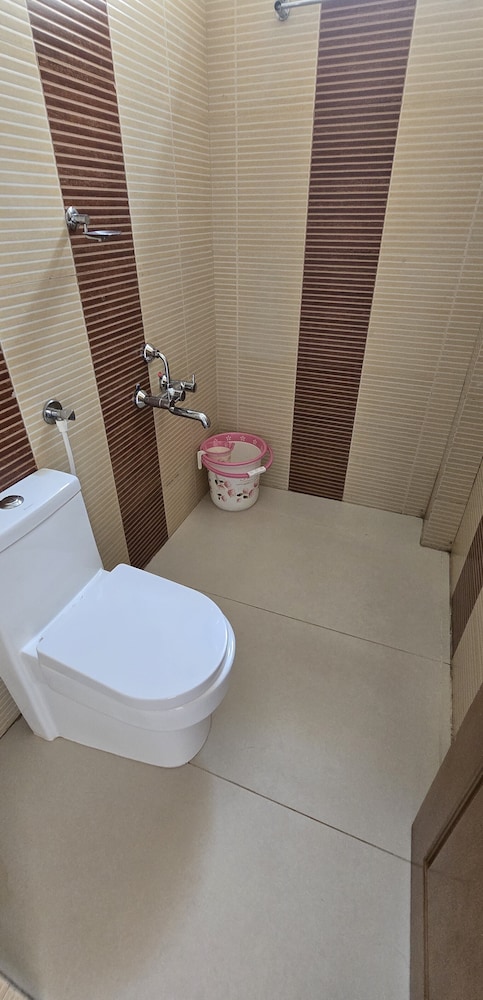 HOTEL KCR GRAND