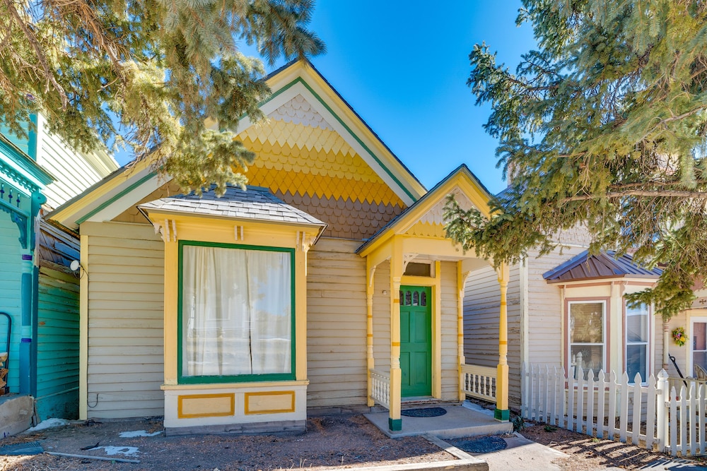 Canon City Vacations - Historic Victor Cottage: Close to Casinos  Trails - Property Image 1