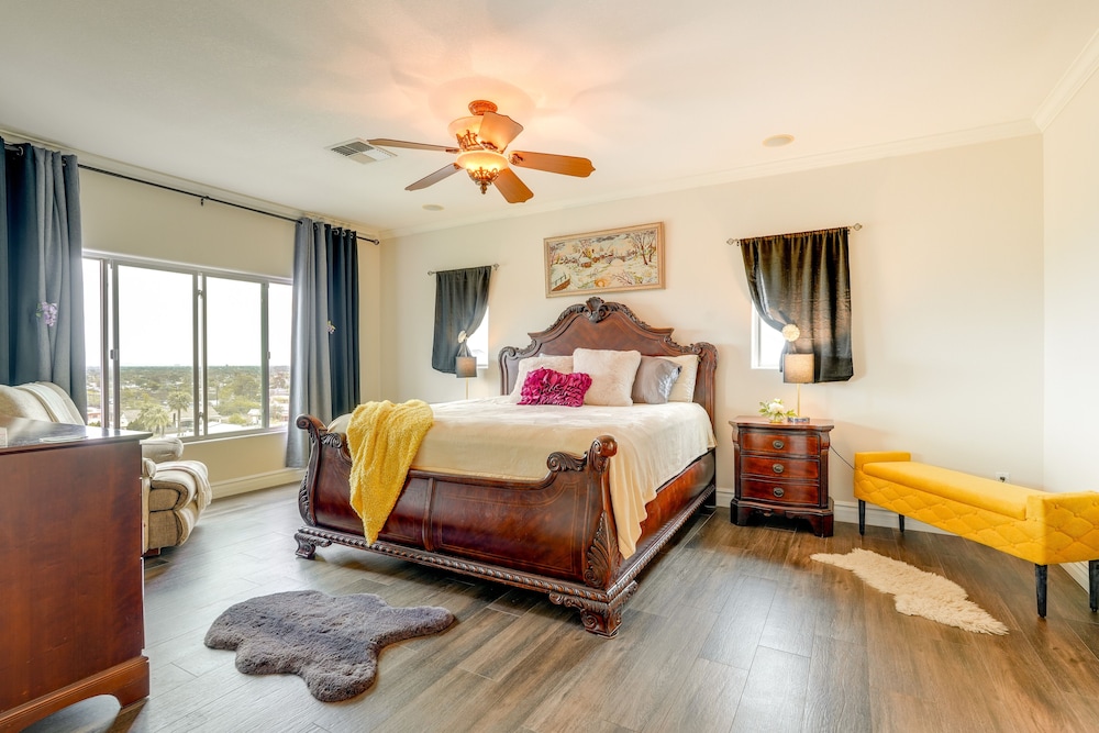 Spacious Arizona Escape - Pool, Hot Tub & Fire Pit