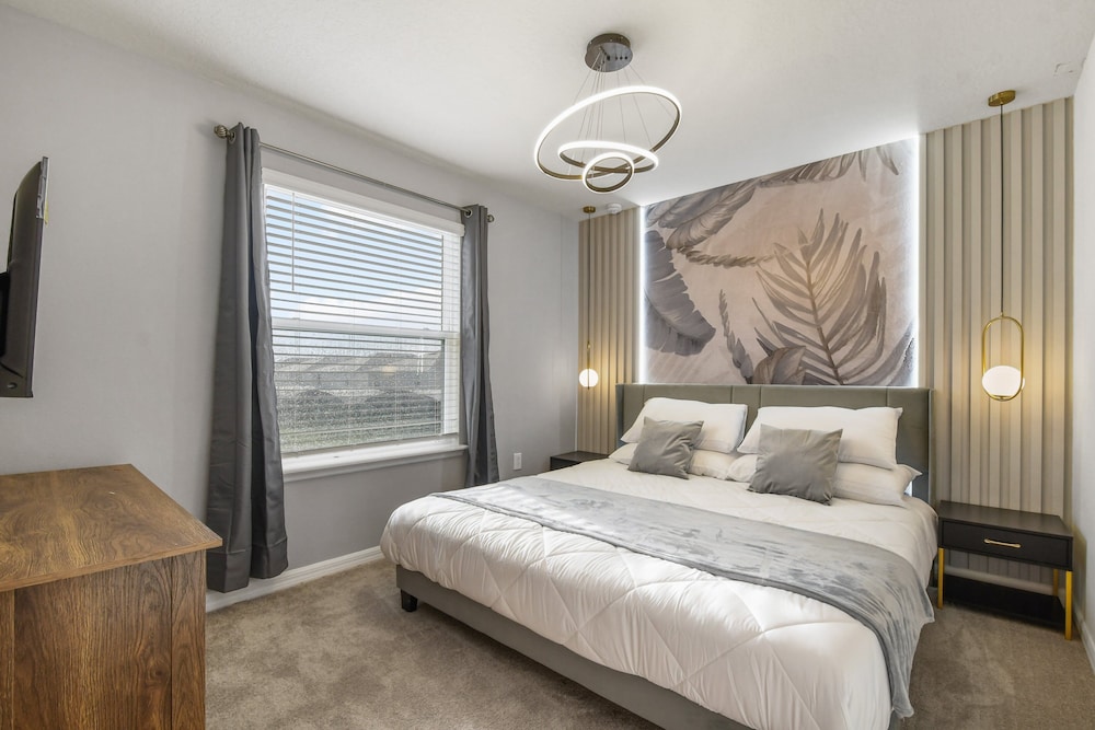 Luxury Family Escape at Windsor Island Orlando view 2