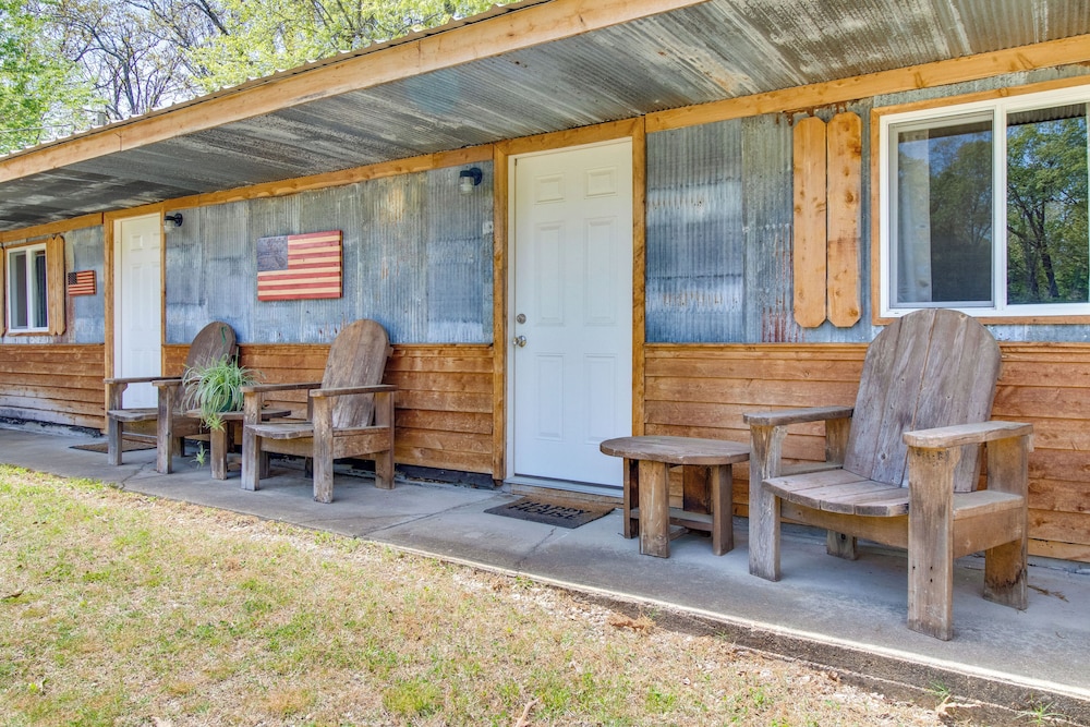 Cabin 2 Mi to White River: Great for Anglers!
