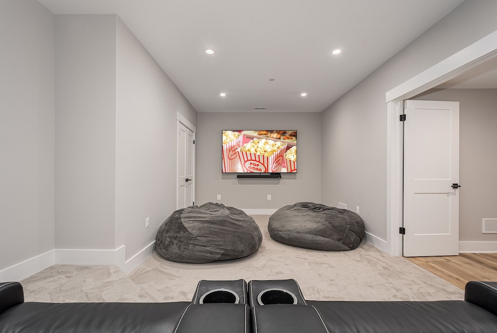 Timber Ridge Haus by Taylor Made Deep Creek view 2