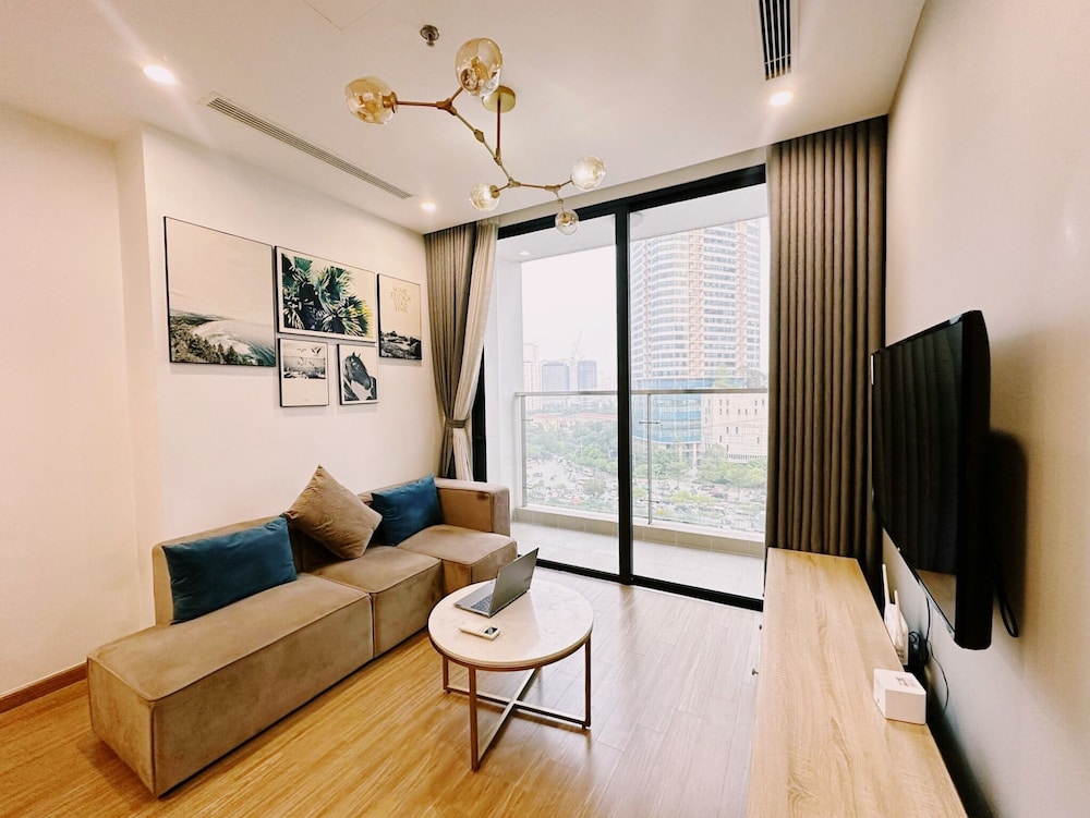 Sunny - Vinhomes Skylake Residences