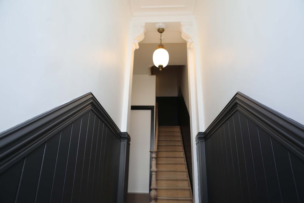 Kamiel -belle Epoque Apartment With Modern Comfort