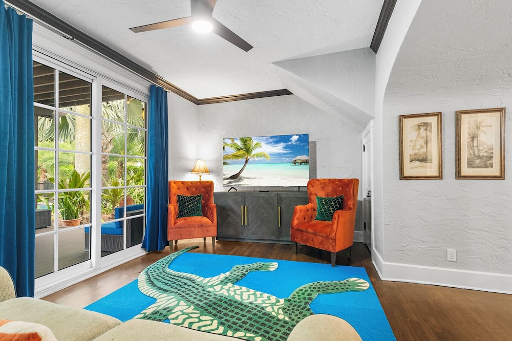 2 Mansions with Pool in West Palm Beach