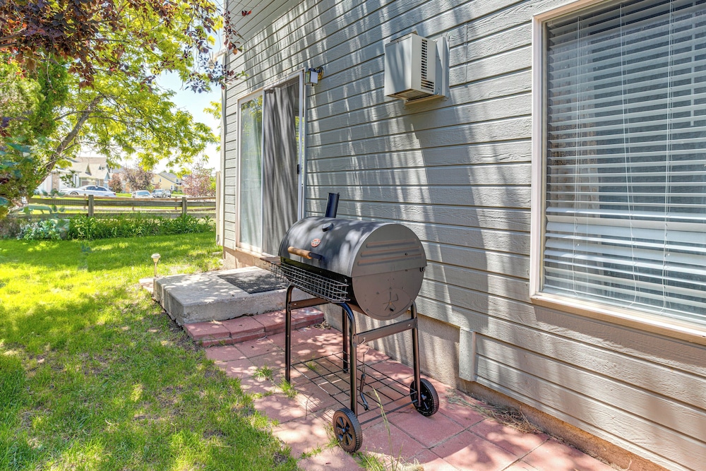 Pet-friendly Retreat w/ Fenced Yard in Denver