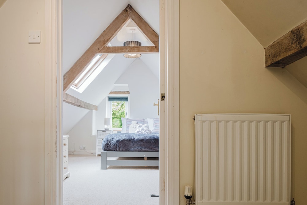 Mulberry Cottage 5BD in Wiltshire