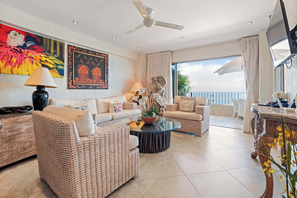 Ocean View 2Br Condo-balcony-beach-pool - 712